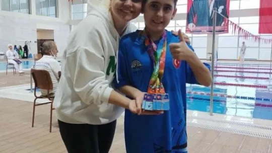 Kayserili sporcular, İşitme Engelliler Yüzme'de 11 madalya kazandı