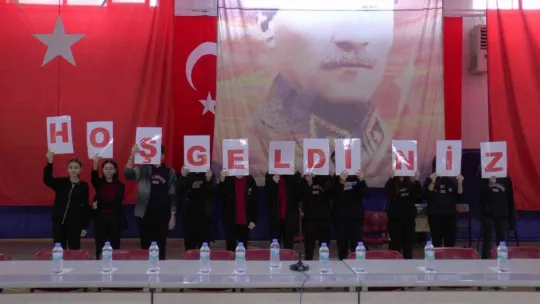 Kayserisporlu futbolcular lise öğrencileriyle buluştu