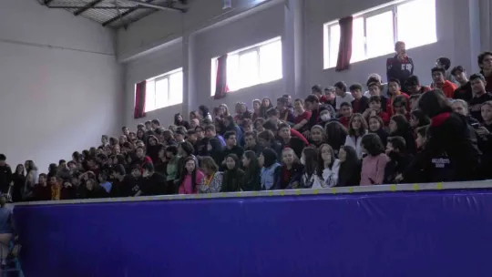 Kayserisporlu futbolcular lise öğrencileriyle buluştu