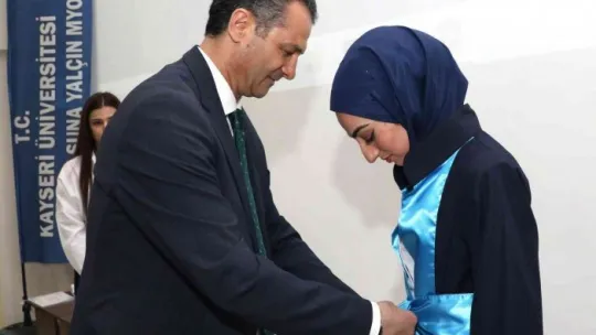 KAYÜ Pınarbaşı MYO'da 2021-2022 Akademik Yılı Mezuniyet Töreni Düzenlendi