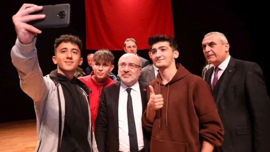 KAYÜ Rektörü Karamustafa, Lise Öğrencileriyle Söyleşi Etkinliğinde Buluştu