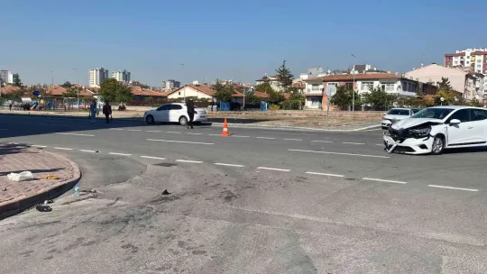 Kazada savrulan otomobil çocuklara çarptı: 2 yaralı