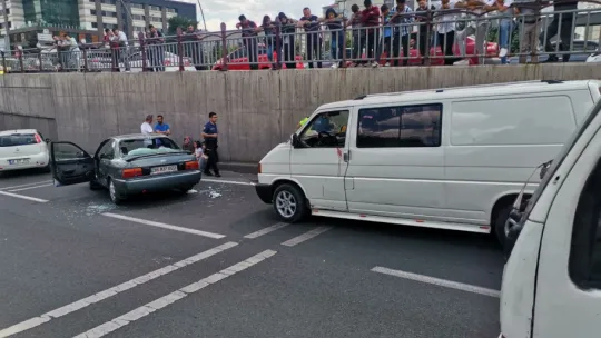 Kazadan sonra çıkan kavgada bir şoför bıçaklandı
