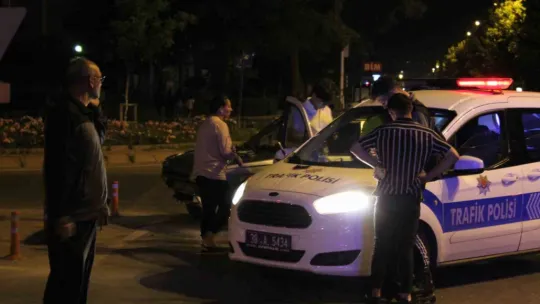 Kazaya karışan alkollü aday sürücünün ehliyeti iptal edildi