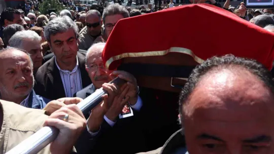 Kemal Kılıçdaroğlu, CHP Kayseri İl Başkanı'nın oğlunun cenazesine katıldı