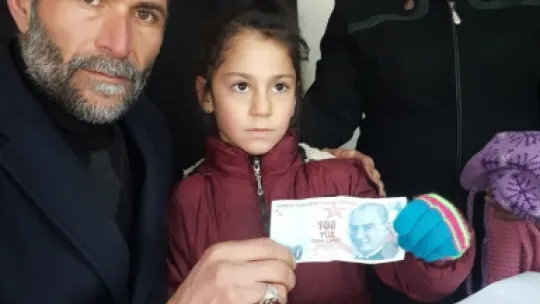 Kendiler küçük yürekleri kocaman