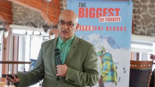 Kıbrıslı turizmcilerden Erciyes'e çıkarma