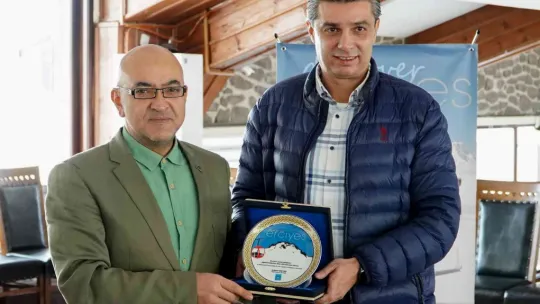 Kıbrıslı turizmcilerden Erciyes'e çıkarma