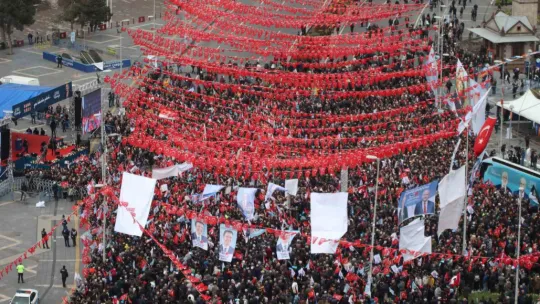 Kılıçdaroğlu: 'Herkesin caddelerde huzur içinde gezdiği bir ülke inşa edeceğiz'