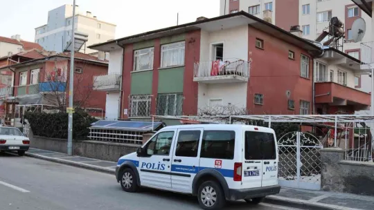 Kirayı almaya geldi, kiracısını ölü buldu