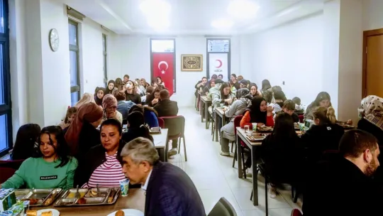 Kızılay'dan öğrencilere burs desteği