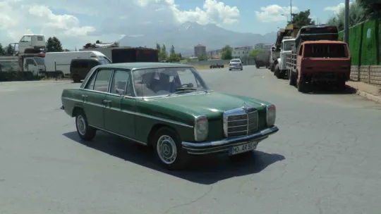Klasik Mercedes'iyle 7 bin 500 kilometre yol yaptı