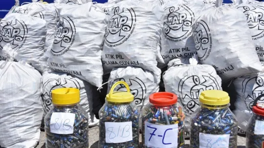 Kocasinan, 1 yılda 550 kilo elektronik atığı ekonomiye kazandırdı
