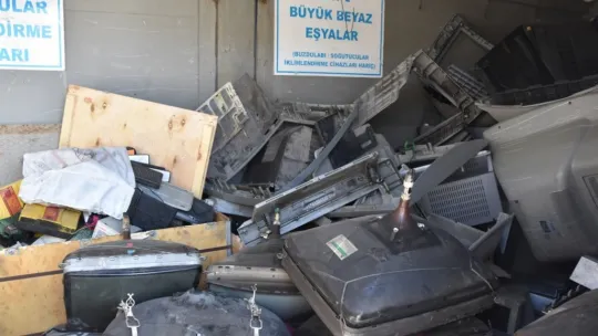 Kocasinan, 1 yılda 550 kilo elektronik atığı ekonomiye kazandırdı