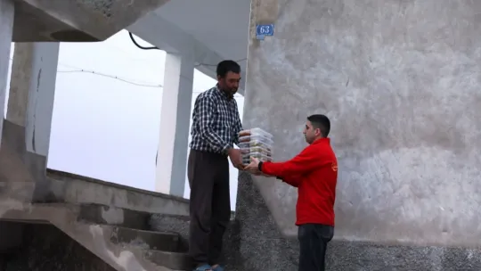 Kocasinan Belediyesi, iftar yemeğini evlere ulaştırdı