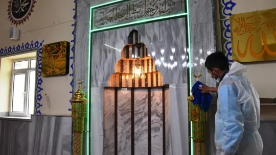 Camiler, Ramazan ayında da gül kokuyor