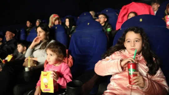 Kocasinan'da depremzede çocuklar, sinema keyfi yaşadı