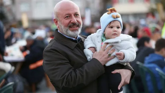 Yeni Mahalle'de 4 bin 500 kişilik iftar coşkusu