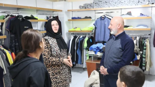 Kocasinan, Sosyal Market ile depremzedelerin kıyafet taleplerini karşılıyor