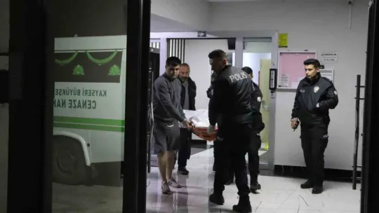 Kocasını bıçaklayarak öldüren kadının yargılanmasına devam edildi