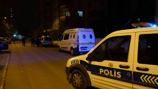 Komşuların gürültü kavgasında kan aktı: 1'i ağır 3 yaralı