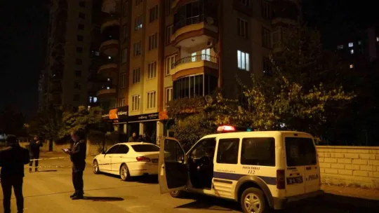 Komşuların gürültü kavgasında kan aktı: 1'i ağır 3 yaralı