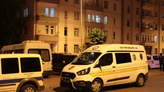 Komşuların gürültü kavgasında kan aktı: 2 yaralı