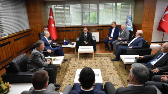 KTO heyetini ağırlayan Başkan Büyükkılıç'a 'birlik' vurgusu