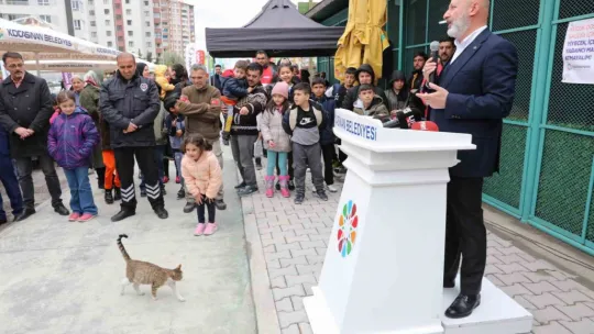 Küçük Dostlar Kedi Kasabası Açıldı