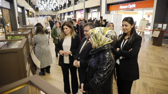 KUMSmall'da sergi ve fuar açıldı