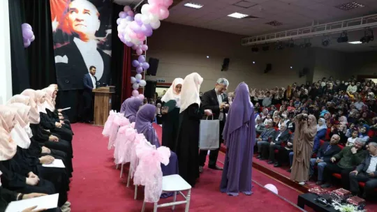 Kur'an-ı Kerim'i ezberlediler, icazetlerini aldılar