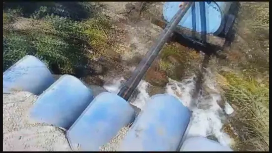 Mahalle sakinlerinin 'su' isyanı: Traktörler ile evlerine su çekiyorlar