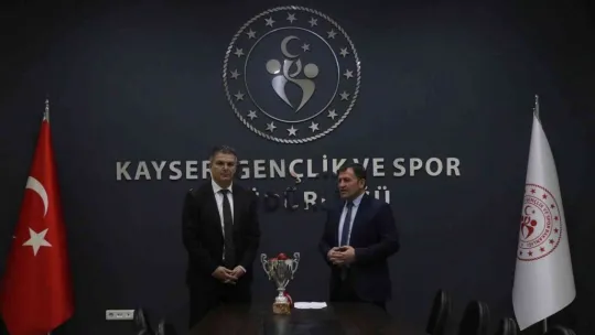 Mahallede maç var