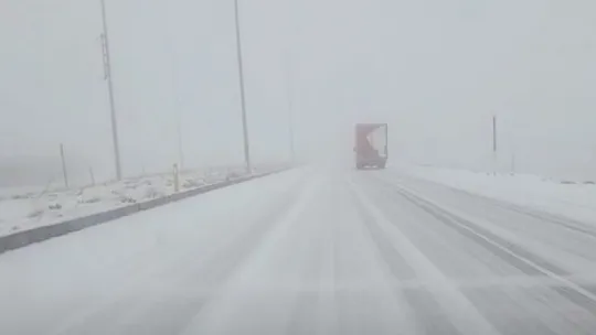 Mayıs ayında yağan kar Erciyes'i beyaza büründü