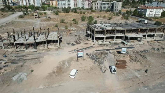 Mehmet Altun Eğitim Kompleksinde okullar yükseliyor