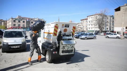 Melikgazi AB fonu ile elektrikli çöp toplama aracı satın aldı