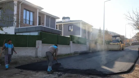 Melikgazi Belediyesi Altınoluk Mahallesi'nde asfalt çalışmasına başladı