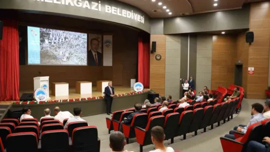 Melikgazi Belediyesi'nden müteahhitlere kentsel dönüşüm sunumu
