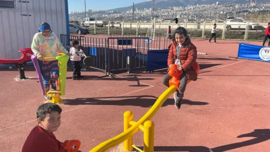 Melikgazi Çadır Kente Oyun Parkı Kurdu