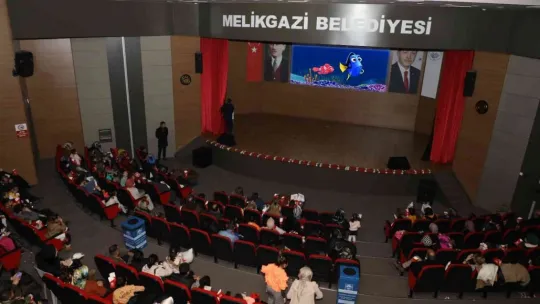 Melikgazi'de çocukların sinema keyfi devam ediyor