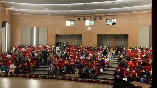 Melikgazi'de çocukların sinema keyfi devam ediyor
