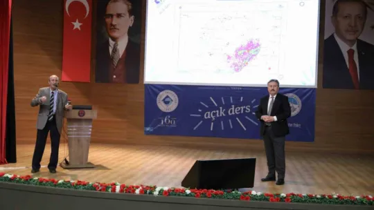 Melikgazi'de depremler hakkında bilgilendirme seminerlerinin ikincisi gerçekleştirildi