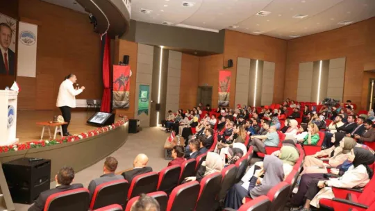 Melikgazi'de gençlere özel 'Milli Değerlerimiz Çanakkale' konferansı