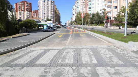 Melikgazi'de güvenli ve seri ulaşım için yol çizgileri yapılıyor