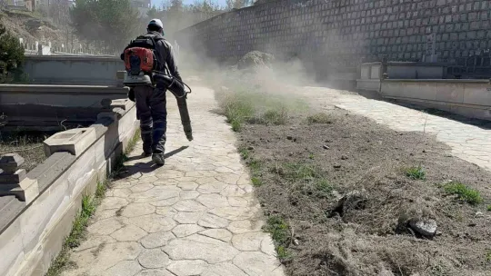 Mezarlıklar bayrama ziyaretine hazır