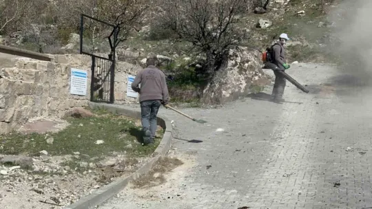 Mezarlıklar bayrama ziyaretine hazır