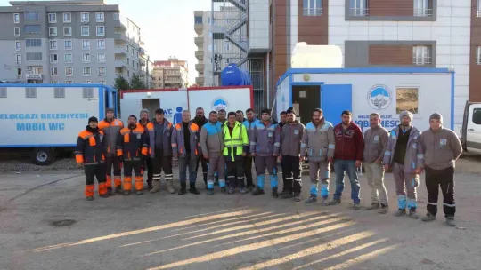 Depremzedelere mobil WC, Banyo, Mescid yardımı