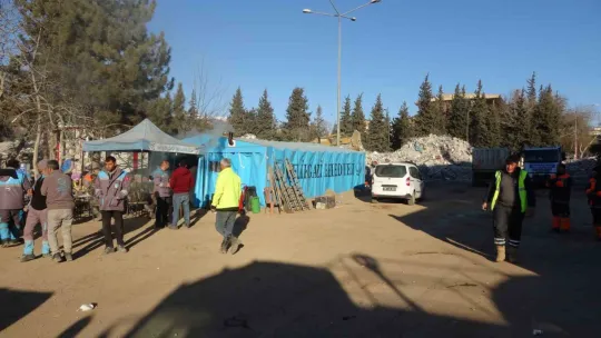 Depremzedelere mobil WC, Banyo, Mescid yardımı