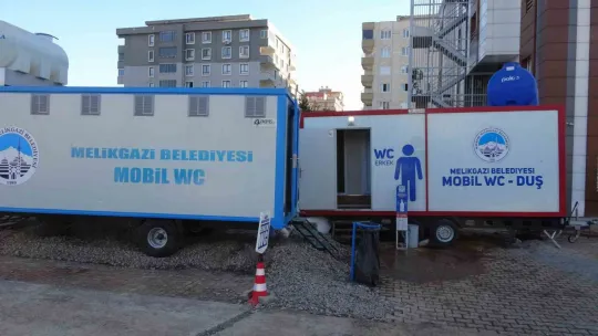 Depremzedelere mobil WC, Banyo, Mescid yardımı