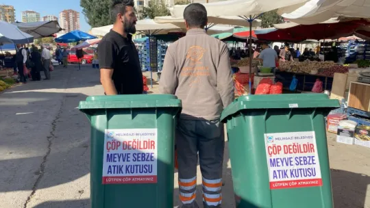 Atık meyve ve sebzeler organik gübreye dönüştürülüyor